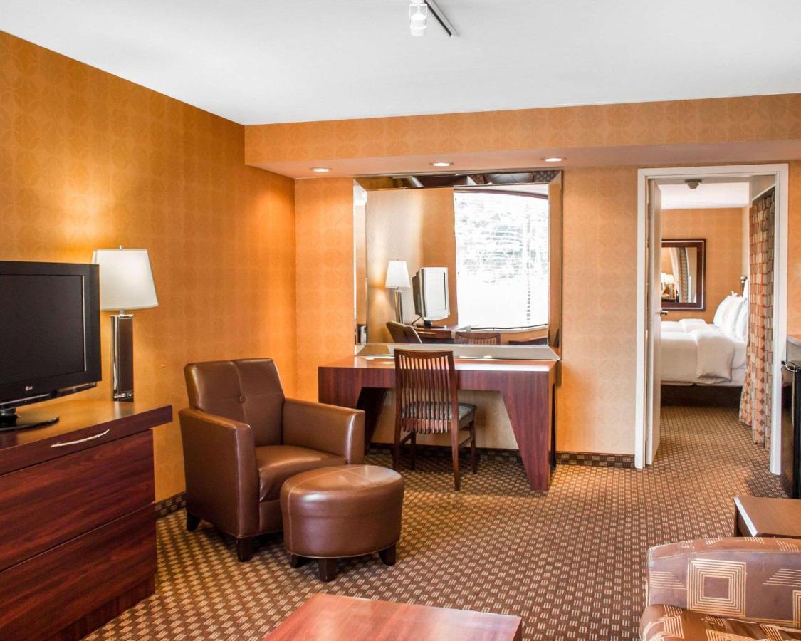 The Woodlands Inn Wilkes-Barre Extérieur photo
